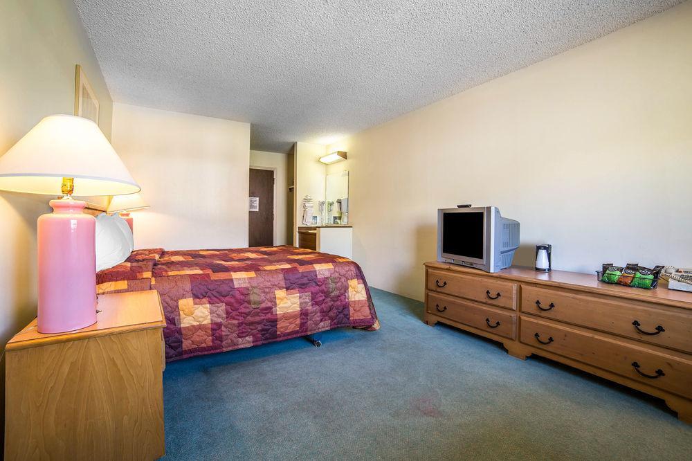 Rodeway Inn Billings Logan Intl Airport Near St Vincent Hospital Exterior foto